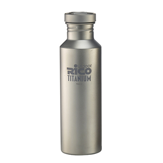 El titanio se divierte la botella 700Ml